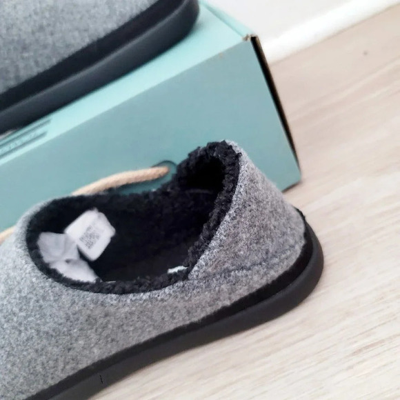 Toms Ezra Smoke Grey Repreve Felt Faux Fur Slip On Slippers House Shoes 6.5 - Picture 3 of 7